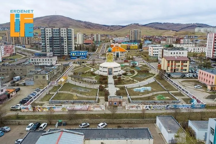 “Хөх Монгол” цогцолборын баруун талд хаалга нэмж гарган дотор, гадна орчныг сэргээн засварлана