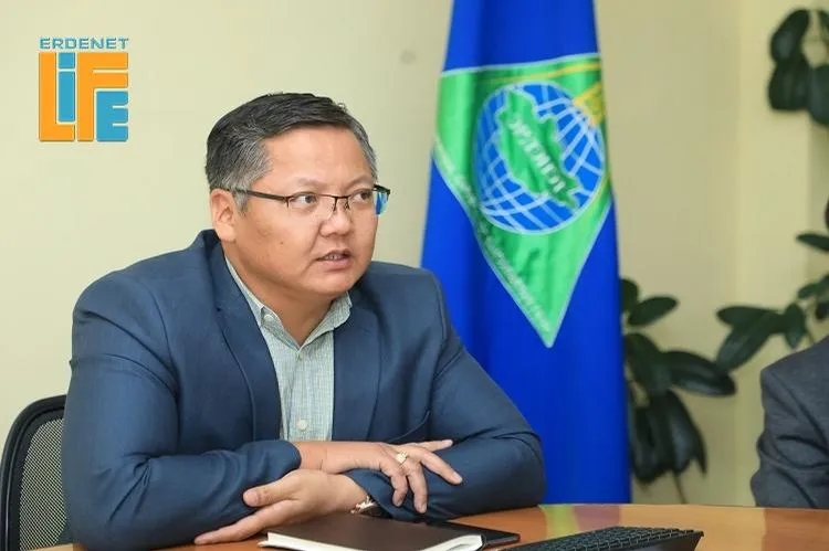 Газрын албаны дарга Д.Цолмон ажлаа өгч нийслэл рүү томилогджээ