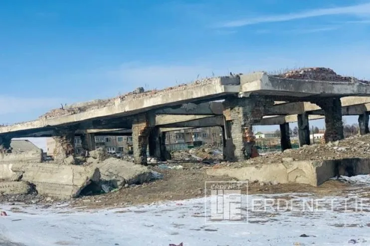 ГОВИЛ БАГ:СҮНСТЭЙ БАЛГАСАА НУРААЖ  ХОГИЙН ЦЭГЭЭ ЗАЙЛУУЛААД ӨГӨӨЧ