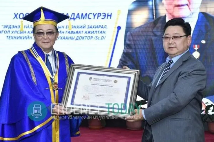 “Эрдэнэт үйлдвэр” ТӨҮГ-ын Ерөнхий захирал, Техникийн шинжлэх ухааны доктор Х.Бадамсүрэнд ШУТИС-ийн “Хүндэт доктор” цол олголоо