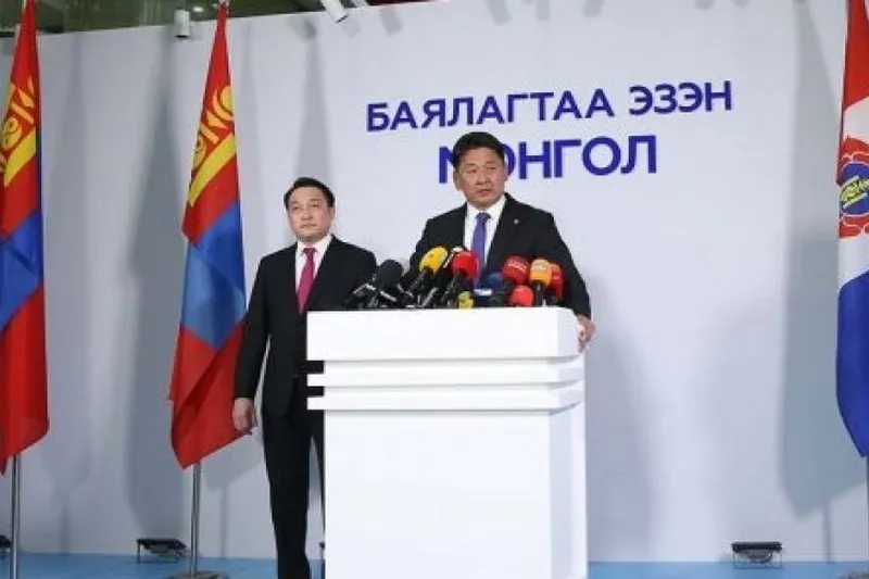 У.Хүрэлсүх төрсөн өдрөөрөө буюу энэ сарын 14 ны ирэх "ДАВАА" гарагт тангараг өргөнө