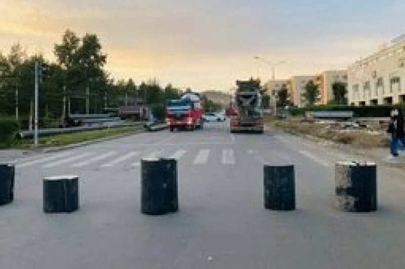 Зунжин зутраасан төв шугам солих ажил зам сэтлэж зам хаах зэргээр иргэдийг дахин бухимдуулж эхэллээ