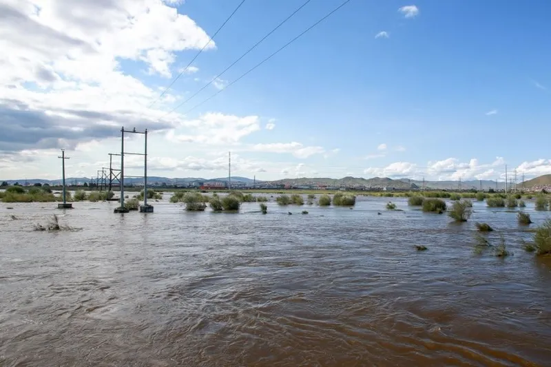 Үер усны  аюулаас сэрэмжлүүлж байна!