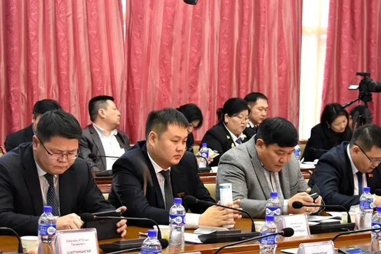 Танилц: ИТХ-ын сонгуульд өрсөлдөхөөр хэн хэн ажлаа өгөв