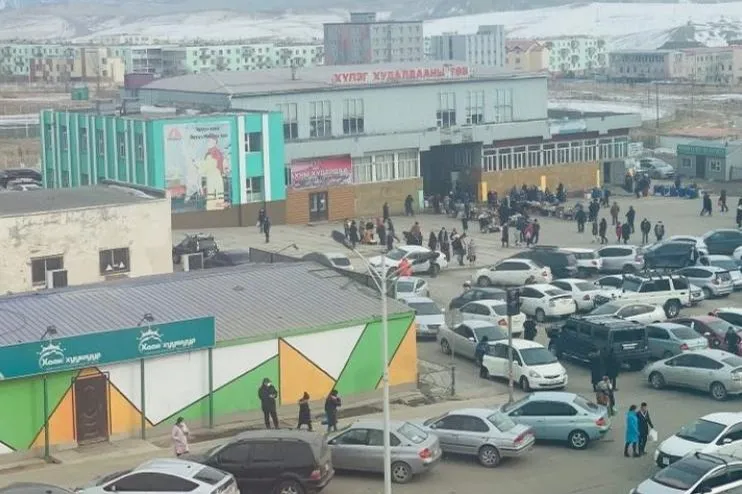 Танилц: Хүнсний зах, худалдааны төвүүд 18:00 цаг хүртэл ажиллана
