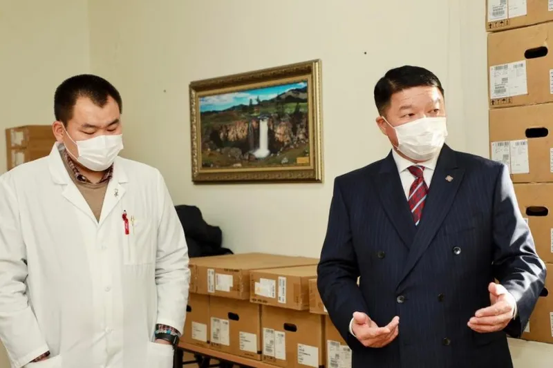 Цахим эрүүл мэнд” төслийн хүрээнд Орхон аймагт иж бүрэн 43 компьютер хүлээлгэн өглөө